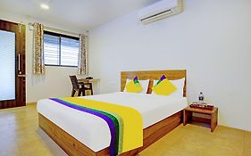 Itsy Hotels Oasis Pride